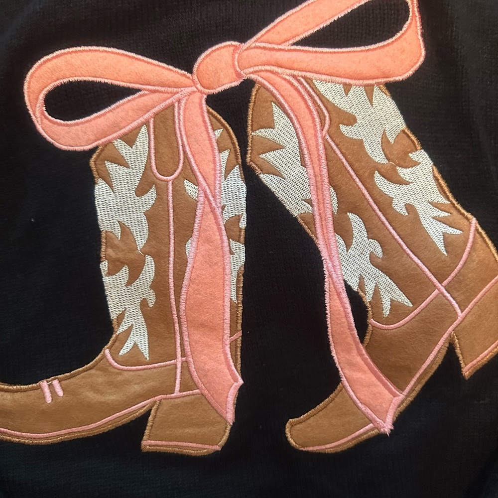 Threaded Leaf Boots & Bow Embroidery Soft Crew Neck Black Sweater Size M NWT - Picture 4 of 6